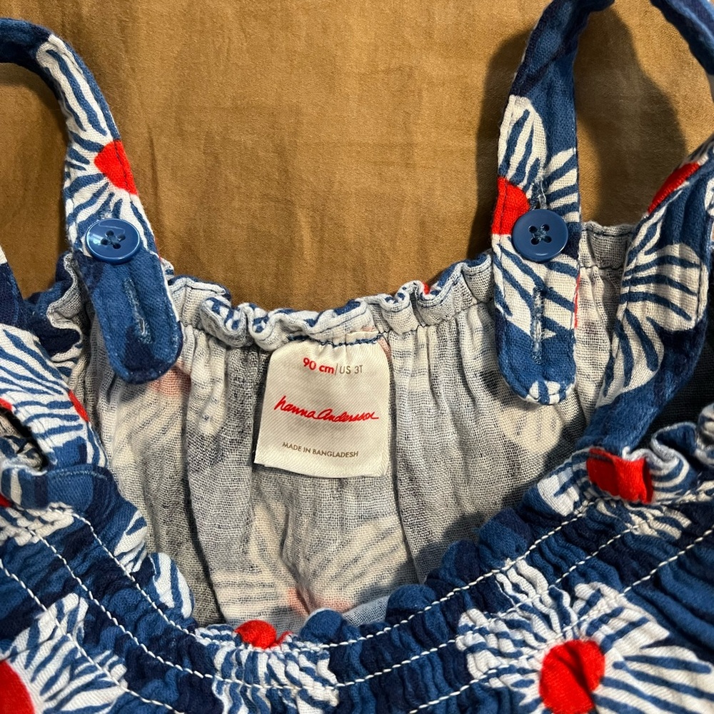 Hanna Andersson Daisy Smocked Top and Pants in Cotton Muslin - Picture 5 of 6